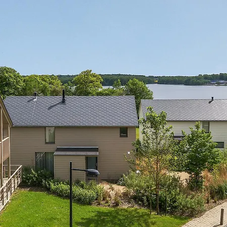 Holiday Golden Lakes Village.1 *